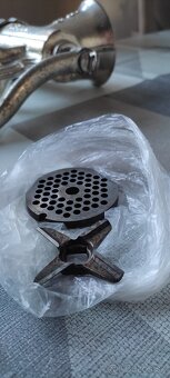 Mlyncek ma mäso Sfinx 8 - 3