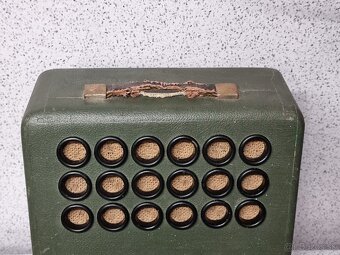 40/50te roky 》PRENOSNÉ STAROŽITNÉ RADIO - 3