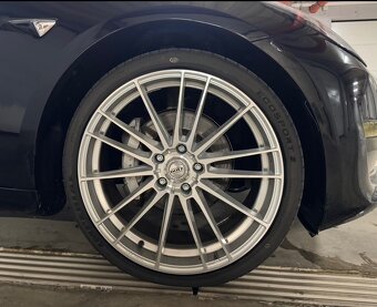 20” 5x114,3 komplet sada+ TPMS snimace - 3