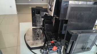 Kávovar DeLonghi ESAM 6400 - 3