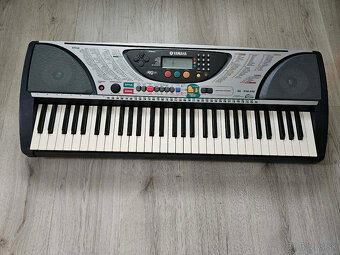 Klavír Yamaha PSR-240 - 3