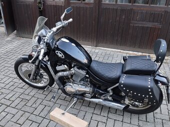 Suzuki Intruder VS 750 - 3