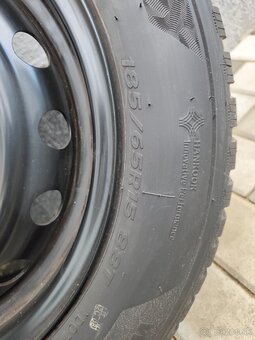 Zimná sada 185/65 R15 vrátane diskov a puklic - 3