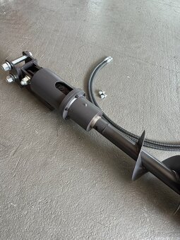 Hydraulický zemný vrták - 3