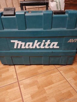 Predám vrtacie kladivo Makita - 3