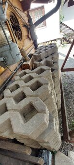 Zámková dlažba holland a zatrávňovačky - 3