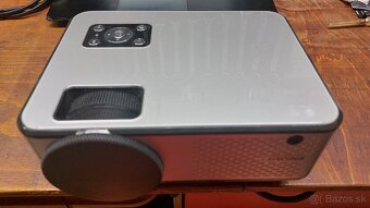 LED projektor Crenova - 3