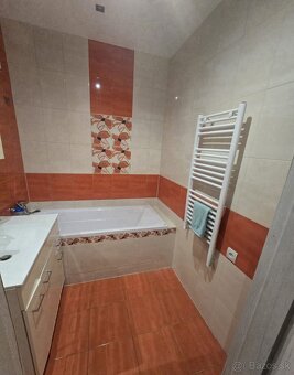 Podlavice - 4 izbový byt po kompletnej rekonštrukcii - 3