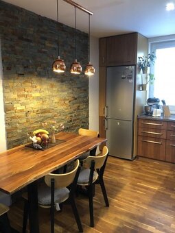 Na predaj štýlový 3-izbový tehlový byt s balkónom a garážou - 3