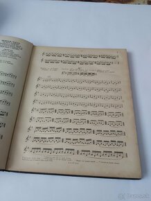 Stará kniha - hudba pre husle - 3