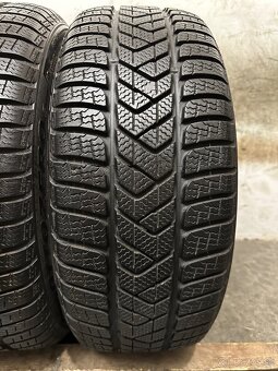 Zimné pneumatiky 225/40/19 Pirelli Sottozero 3 Winter AO - 3