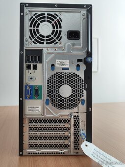 HP ProLiant ML310e Gen8 - 3
