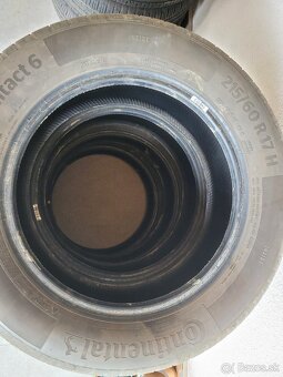 Continetal 215/60 R17H - 3