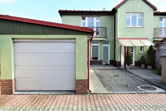 Exkluzívny radový dom s garážou,423 m2 - Teplička nad Váhom - 3