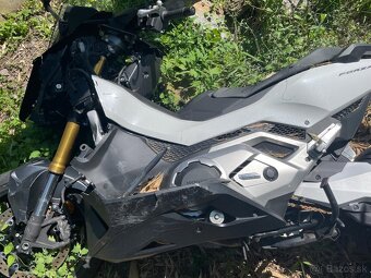 Honda Forza 750 - buraná - 3
