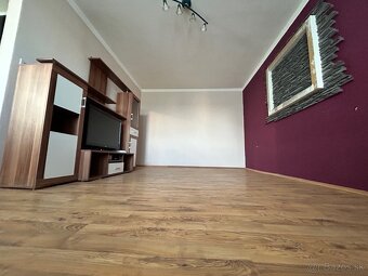 Predám veľkometrážny 3izbový byt s balkónom - 3