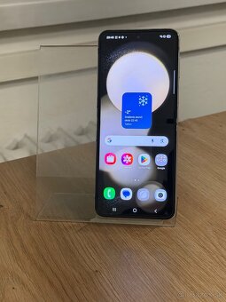 Dobrý deň Ponúkam na predaj Samsung Z Flip 5 512GB White - 3
