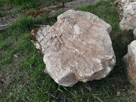 Okrasné kamene  solitér - 3