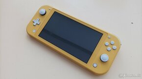 Nintendo Switch Lite + 2 hry - 3