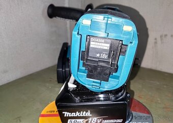 Uhlová bruska Makita DGA506 - 3