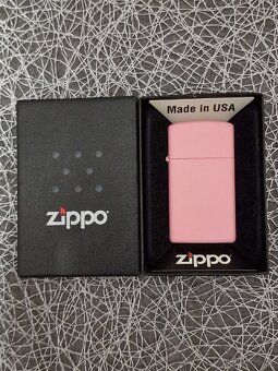 Dámsky zapaľovač ZIPPO. Komplet ako nový. - 3