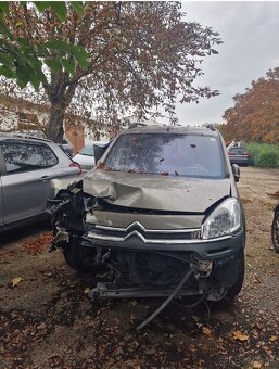 Predám Citroën Berlingo ročník 2014 /pravá strana búraná - 3