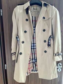 BURBERRY kabát - krásne prepracovaný - 3