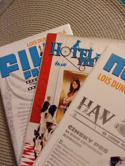 Séria 3ks Hotel pre psov+Noviny+Film a Pepierové mestá - 3