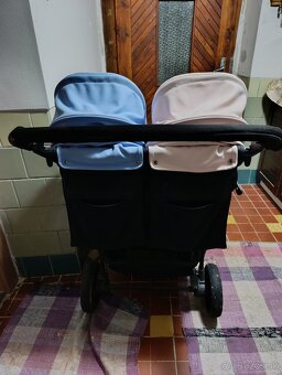 Kočiar pre dvojičky - 3