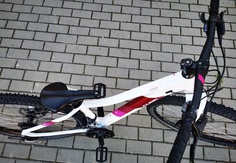 Predám bicykel CUBE 27.5 ram velkosti 16 - 3