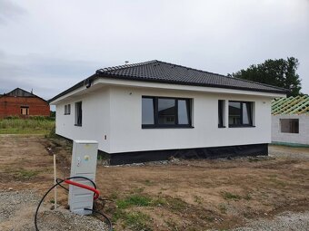 Velky 5 izbovy bungalov 15 min od Kosic - 3
