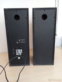 Predám reproduktory GENIUS SP-HF1800A2 čierne drevo 50W - 3