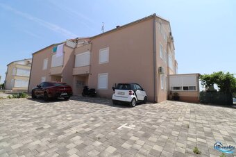 Vodice - zariadený byt v kľudnej lokalite s výhľadom na more - 3