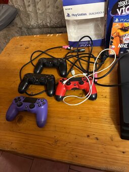 Playstation 4 PRO 1TB - 3