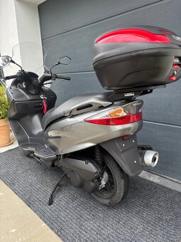 Suzuki Burgman 200i - 3