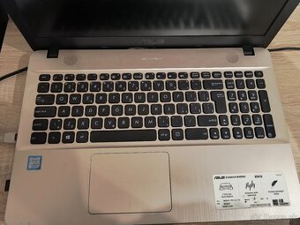 Predam notebook Asus X541U - 3