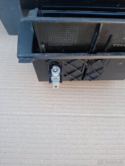 Popolnik + držiak napojov Octavia 1 - 3