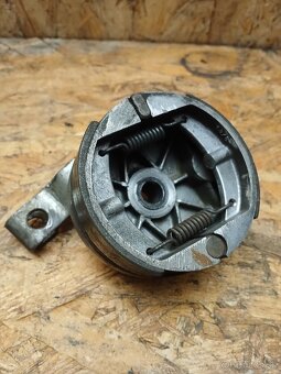 Babetta zadný brzdový štít - 3