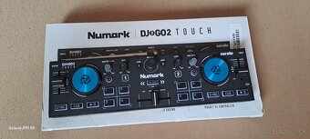 DJ kontrolér Numark DJ2GO2 Touch.  - 3