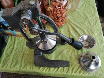 predám mechanický lis pomarančov/citronov/grepov/limetky - 3