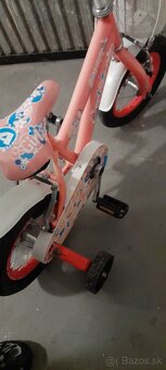 Predam pekny detsky bicykel s pomocnymi kolieckami - 3