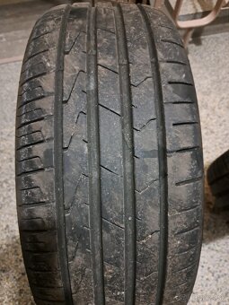 Predám letné pneumatiky Hankook 215/45 R18 89V - 3