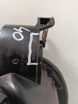 dvierka nadrze ford focus 2016 bm5127936 40€ - 3