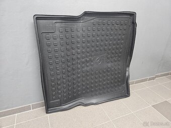 Gumena Vanička Trieda E Sedan - 3