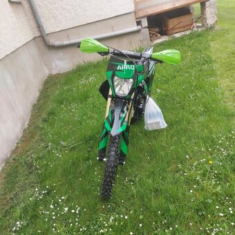 Predám nový cross Apaq 125ccm na kolesách 17/14 - 3