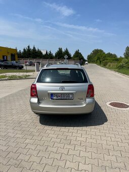 TOYOTA AVENSIS 2.2 D - 3