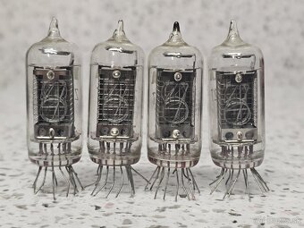 4ks ZM1082T 》NIXIE DIGITRON 》TESLA ZM 1082T - 3