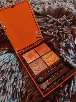 Tiene a licenka plus lesk na pery ysl - 3