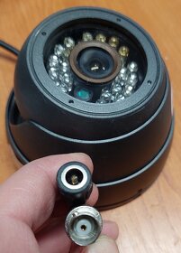 Bezpečnostná kamera analogova kovová - 3