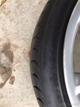 205/40 R18 - 3